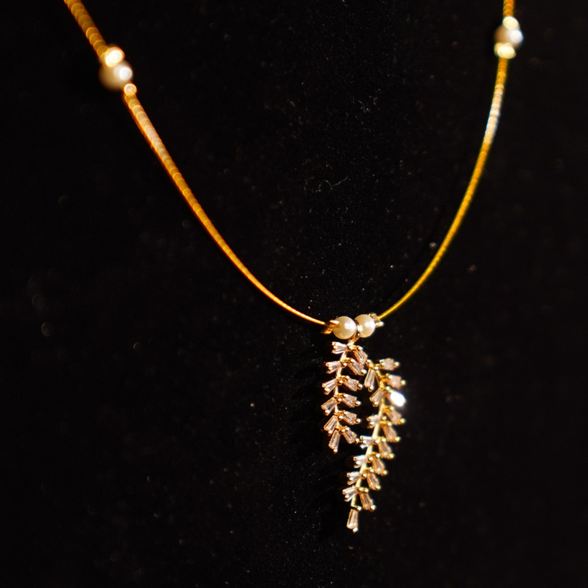 Crystal Dewdrop Invisible Chain Close-Up Product Image