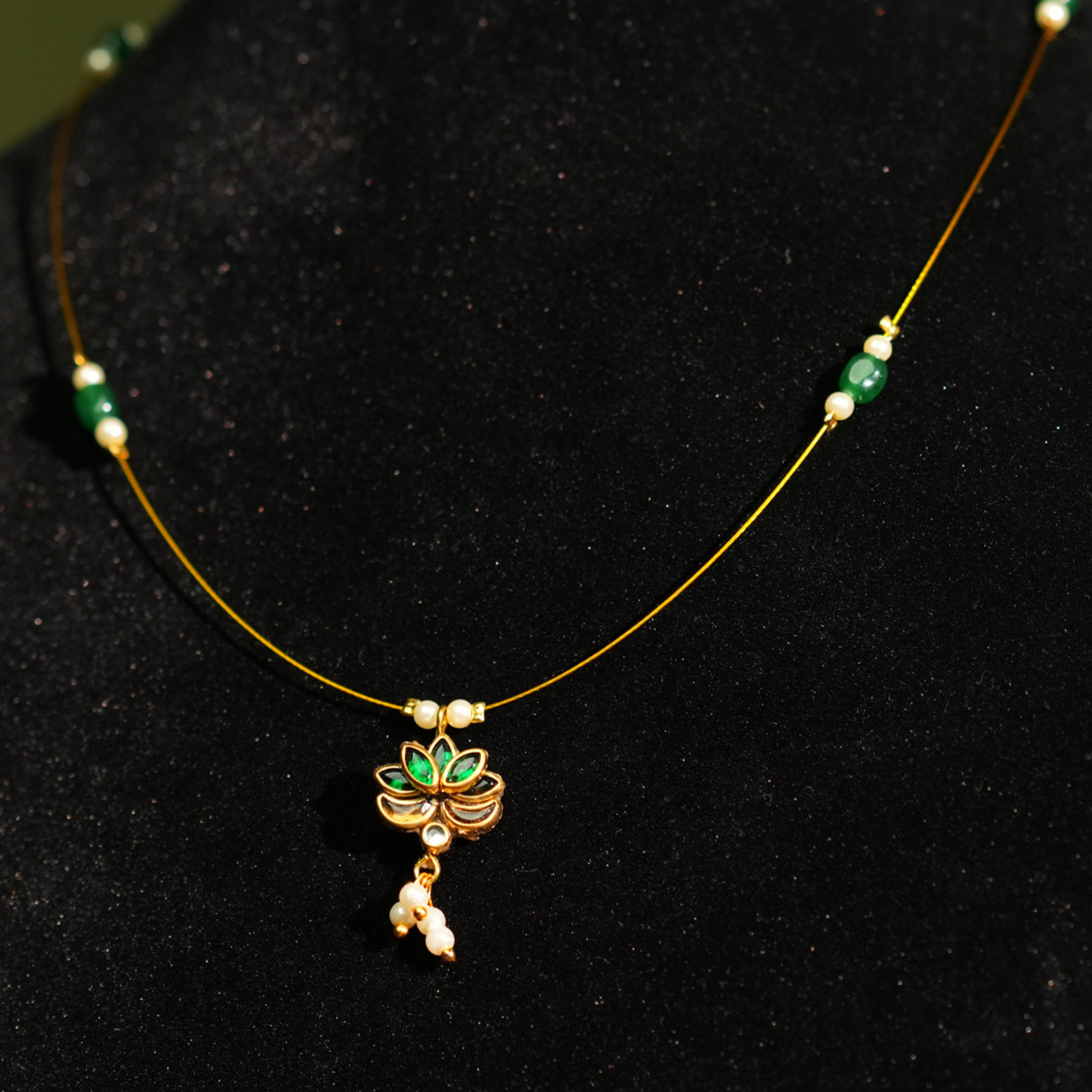 Golden Aura Invisible Chain Close-Up Product Image
