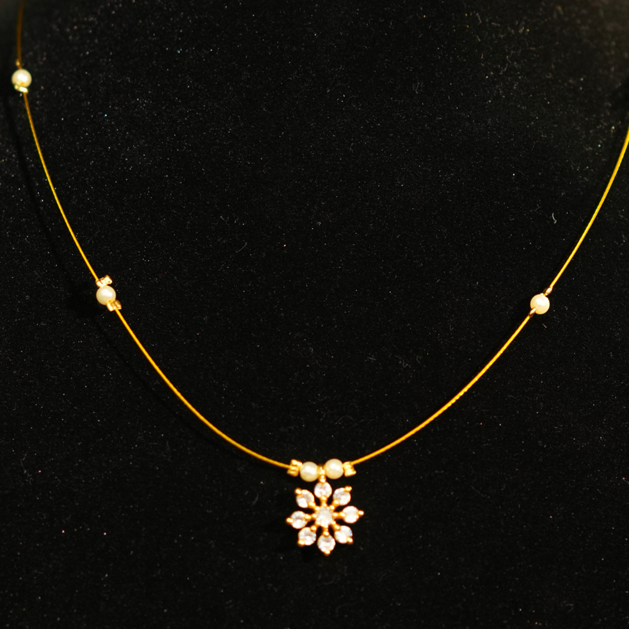 Golden Leaf Whisper Invisible Chain Close-Up Product Image