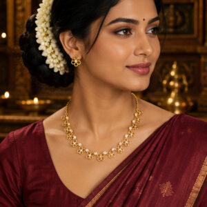 Peacock Feather Bloom Gold Necklace Set Worn by Woman
